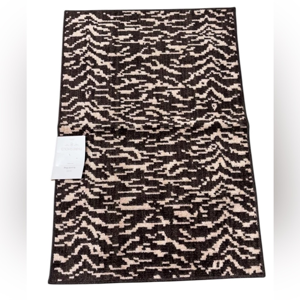❌TRADED❌Threshold Black and Cream Patterned Rug